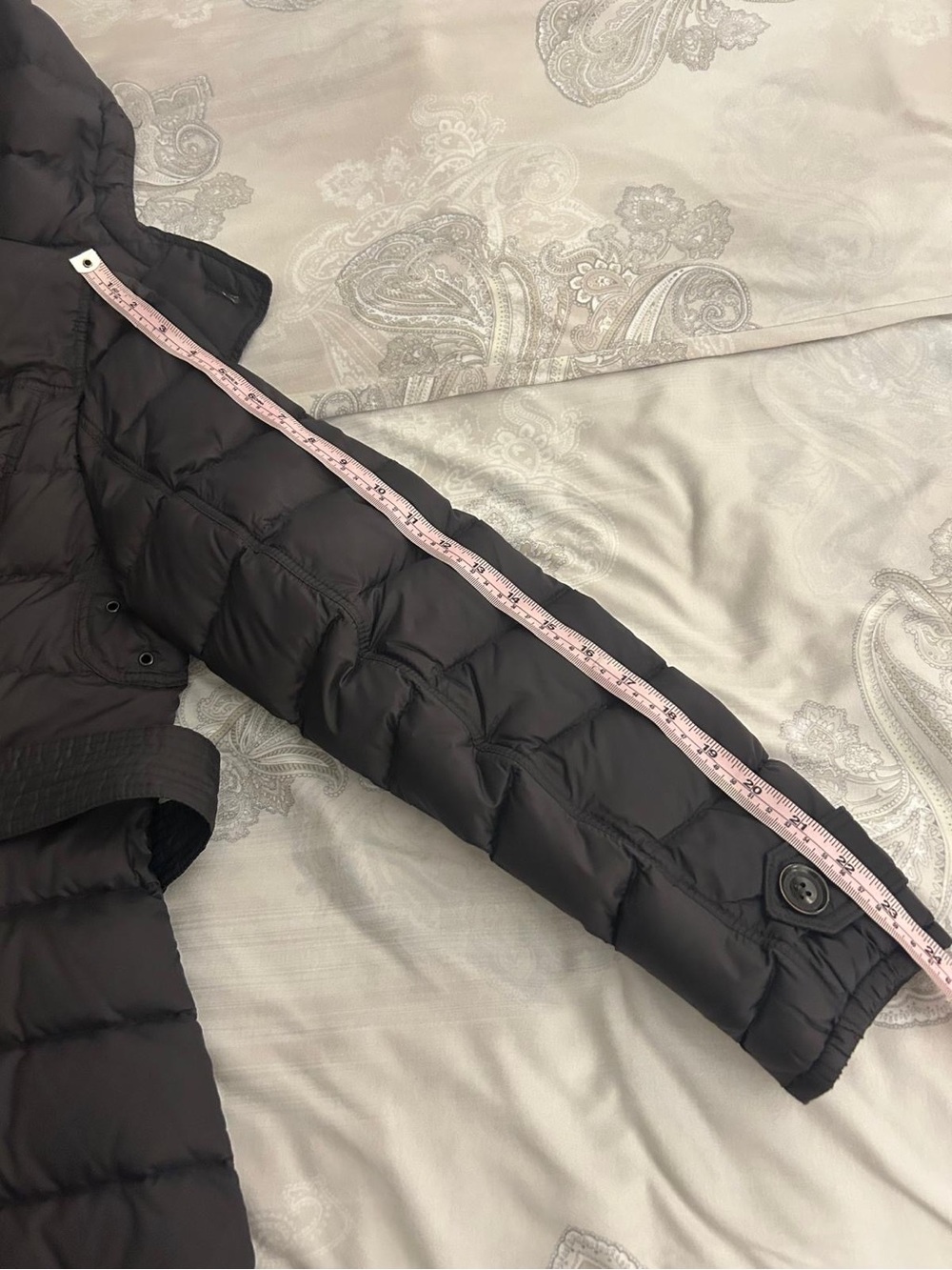 Burberry Quilted Puffer Coat in Black Like New - Picture 9 of 9